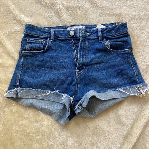 Zara Shorts - Picture 1 of 2